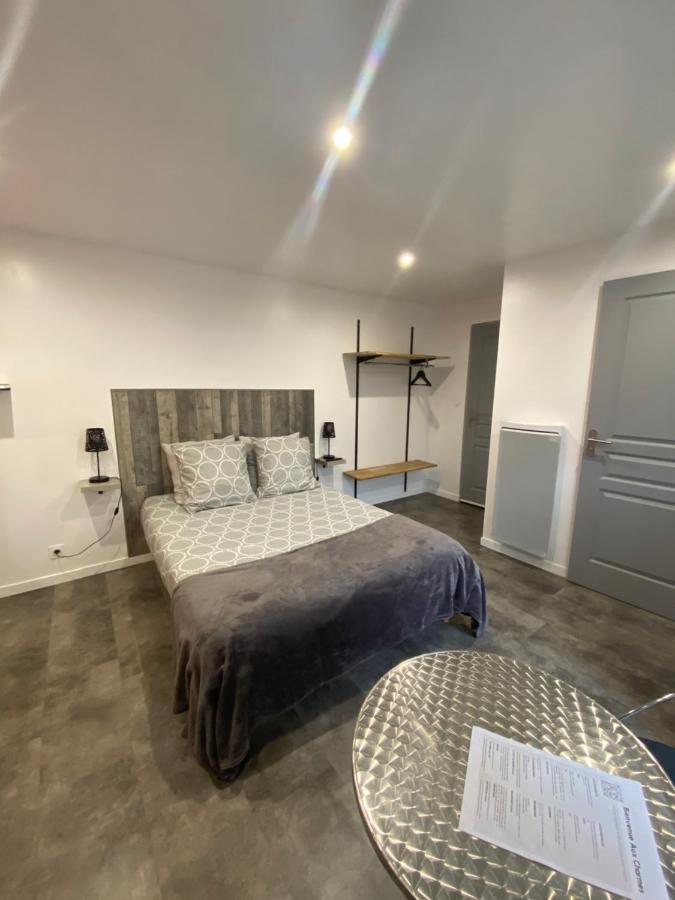 Aux Charmes Bed & Breakfast Isques Exterior photo